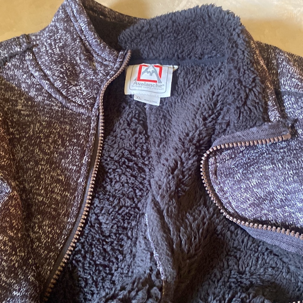 Avalanche Outdoor. Excellent condition - Picture 6 of 7